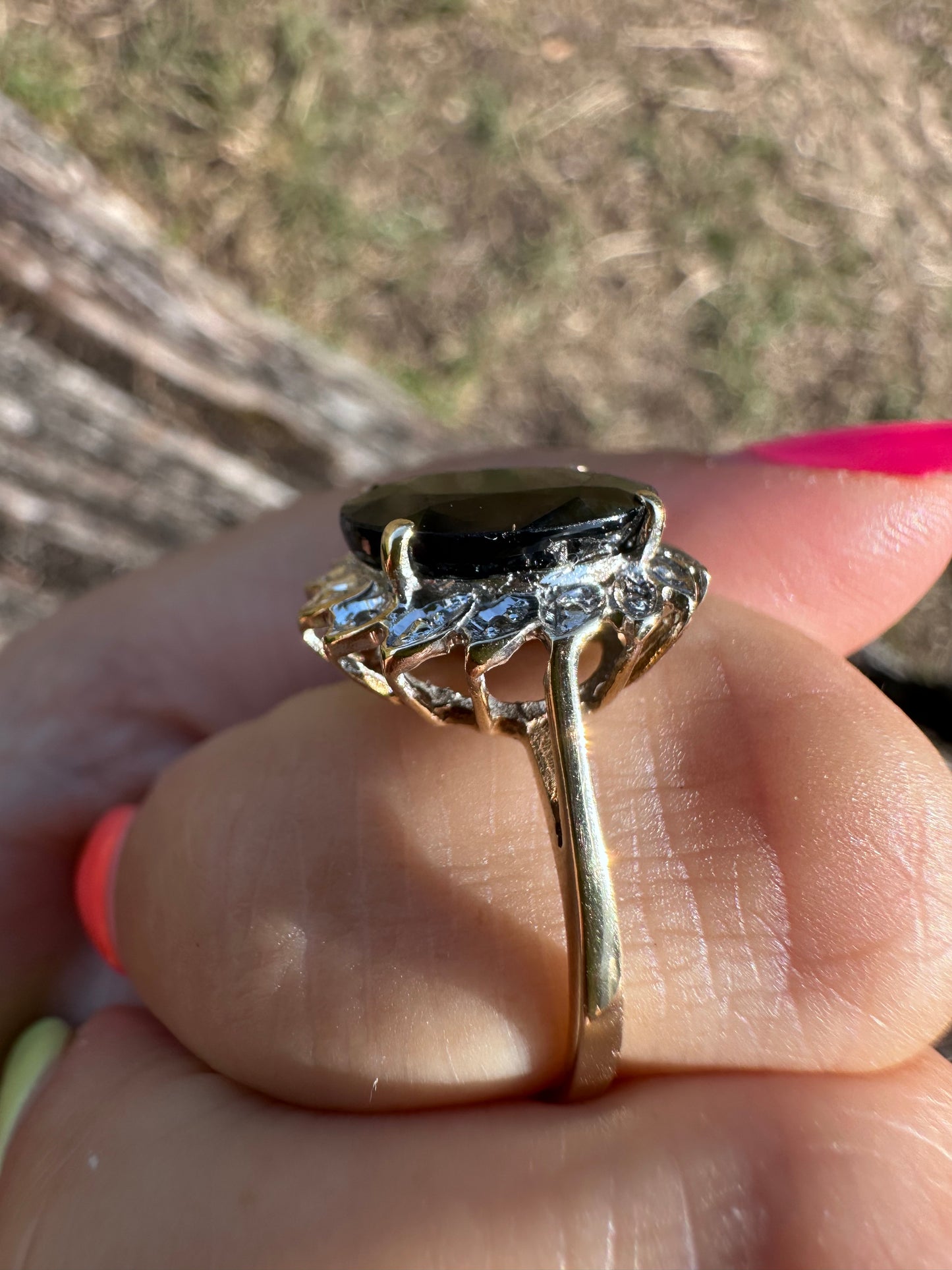 9ct Sapphire & Diamond ring