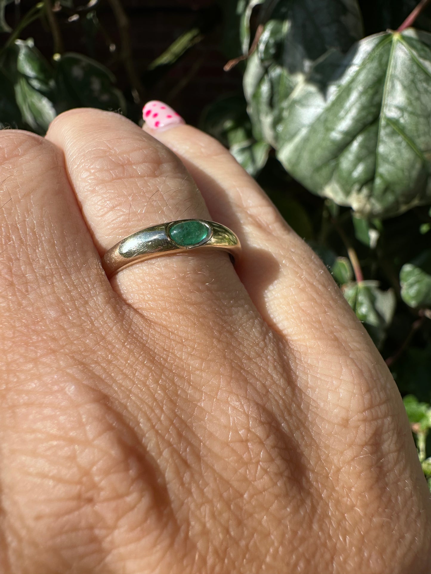 Vintage 9ct Gold Emerald Cabochon ring