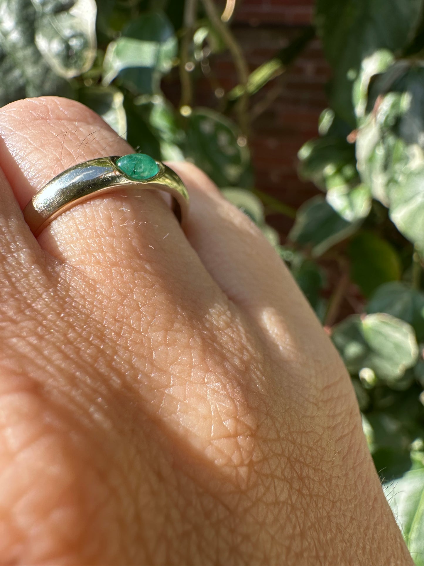Vintage 9ct Gold Emerald Cabochon ring