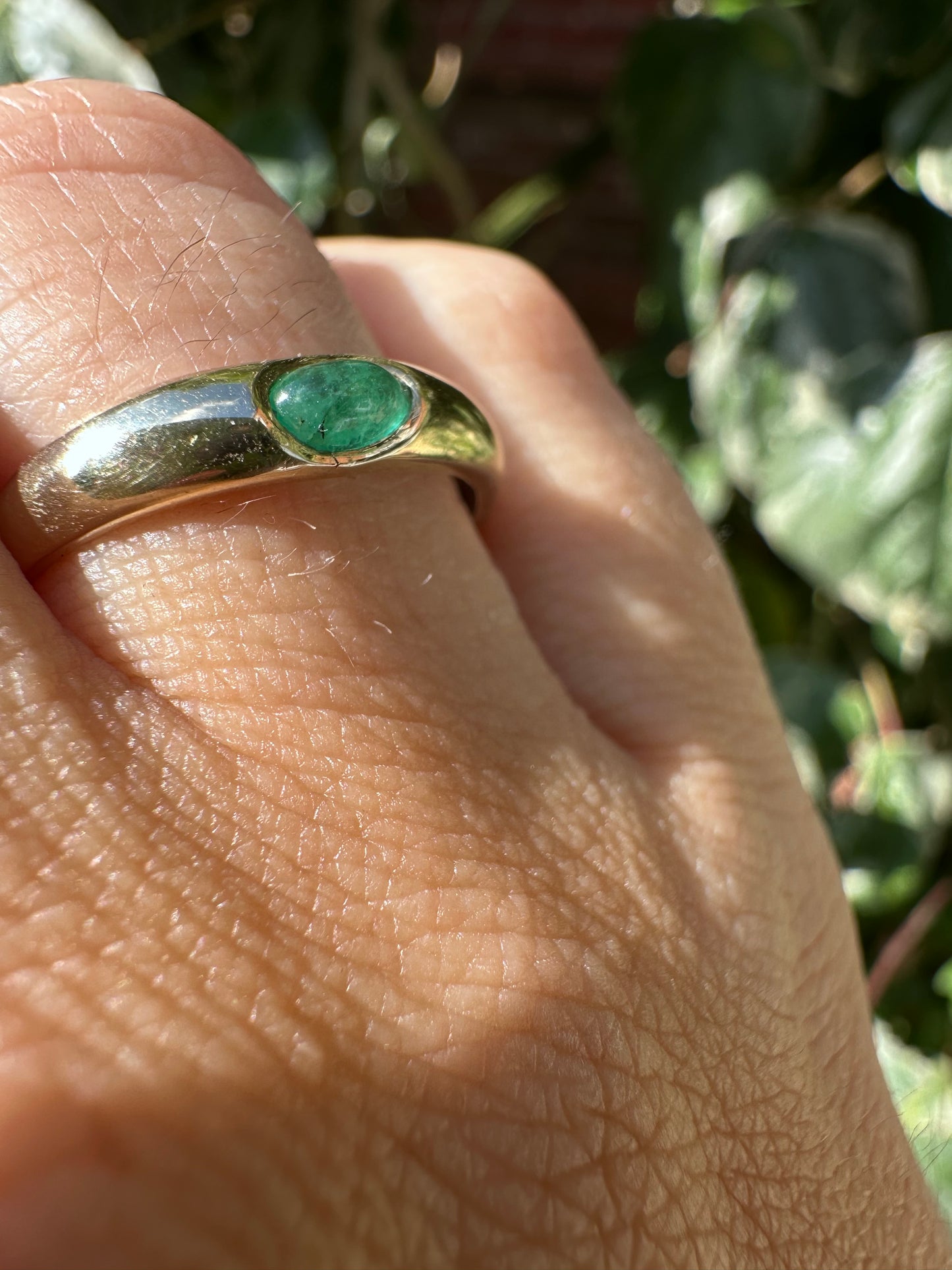 Vintage 9ct Gold Emerald Cabochon ring