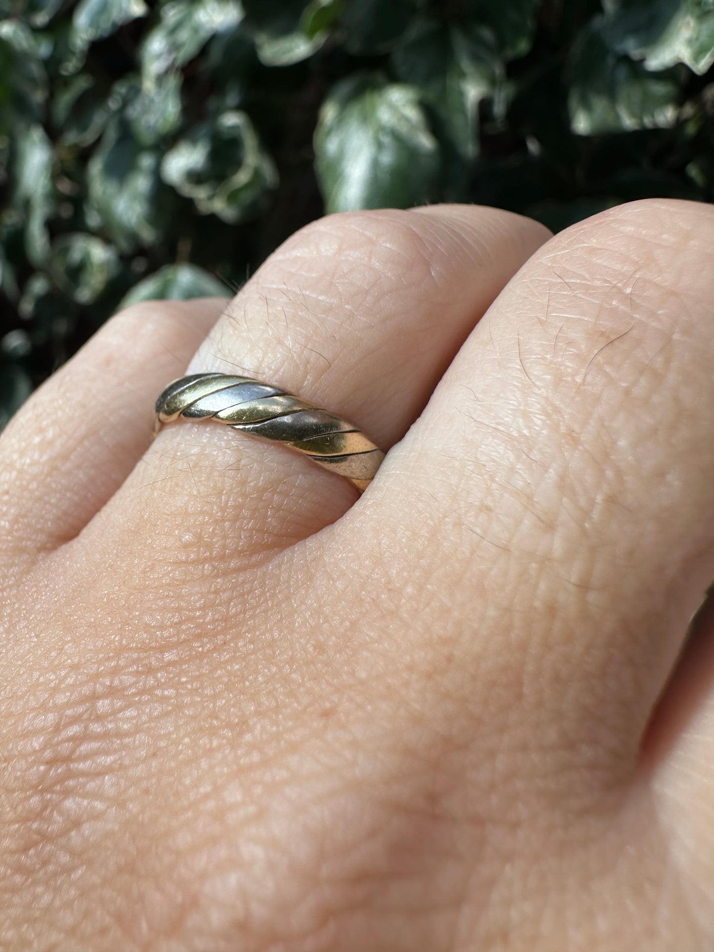 Vintage 18ct Bi-colour Twist ring