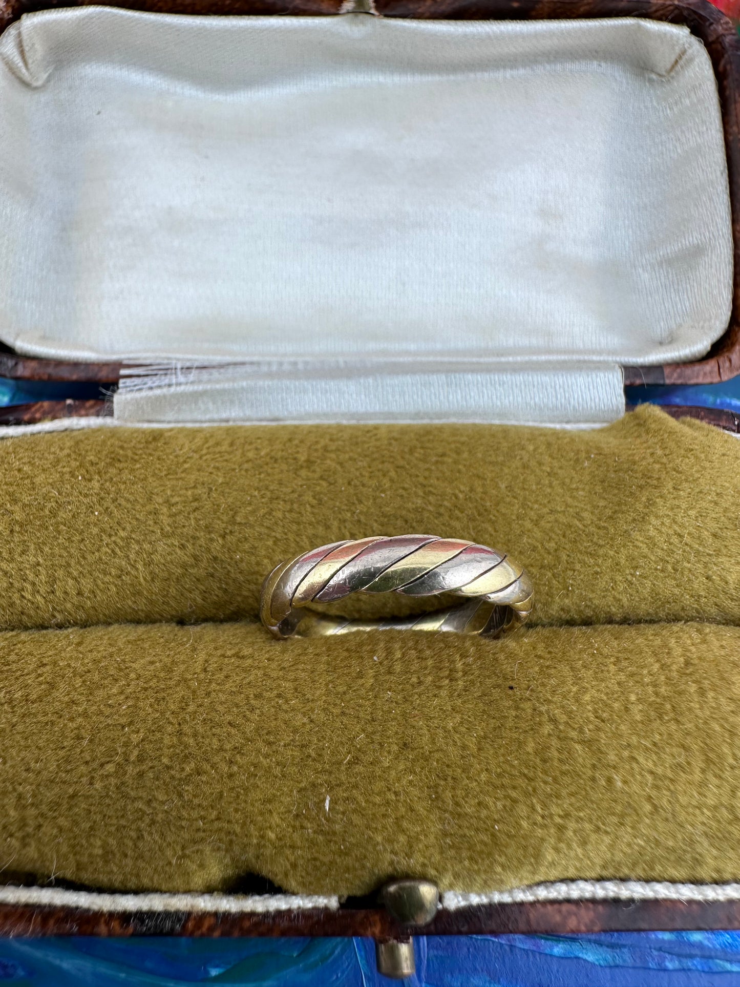 Vintage 18ct Bi-colour Twist ring