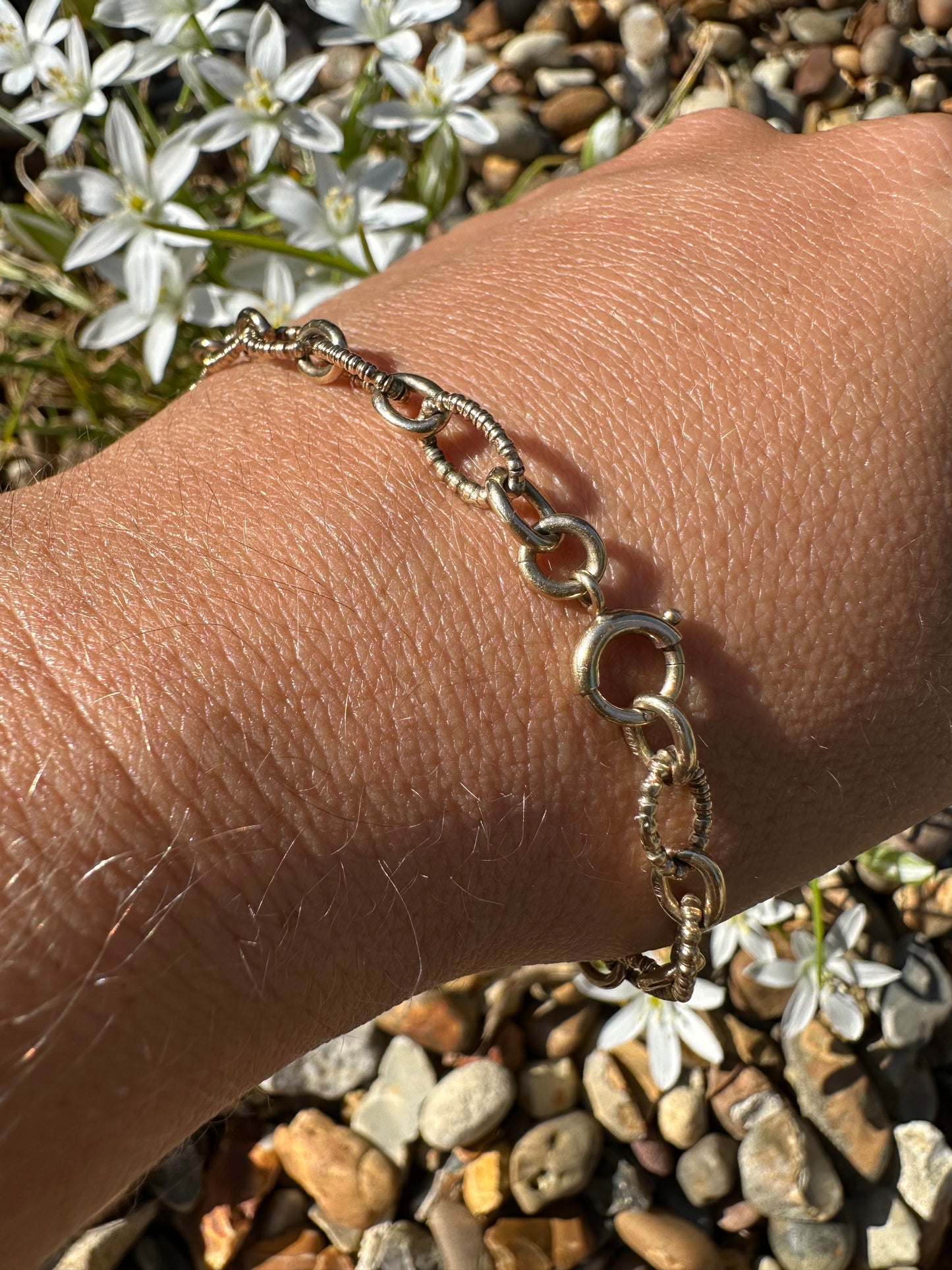 Vintage 9ct Ribbed Oval link Bracelet, with bolt clasp