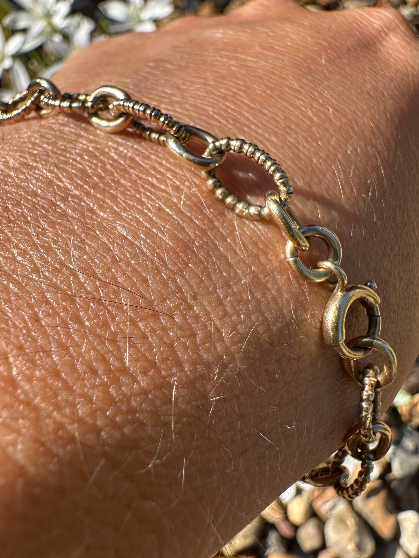 Vintage 9ct Ribbed Oval link Bracelet, with bolt clasp