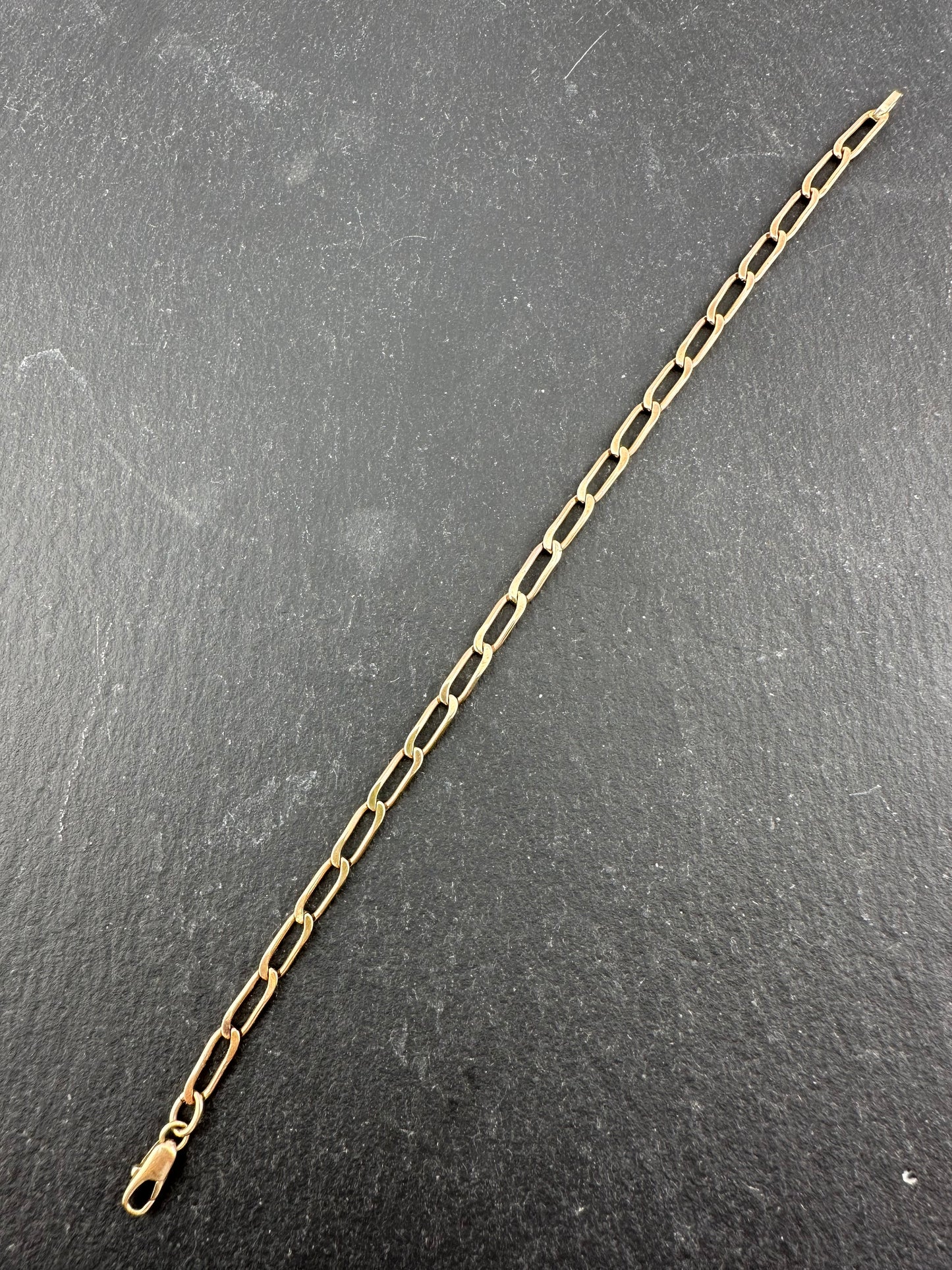 9ct Elongated curb/paperclip bracelet