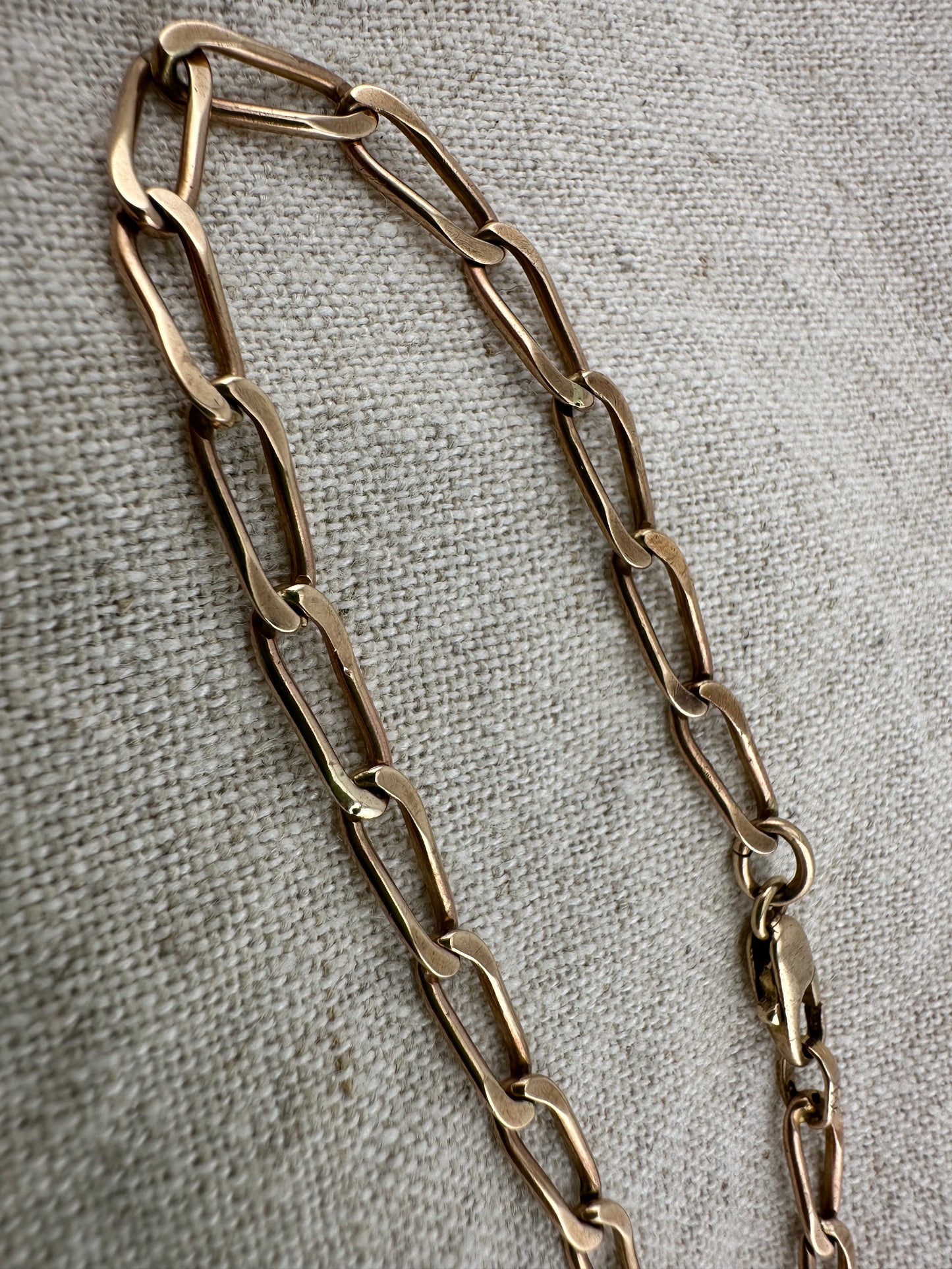 9ct Elongated curb/paperclip bracelet