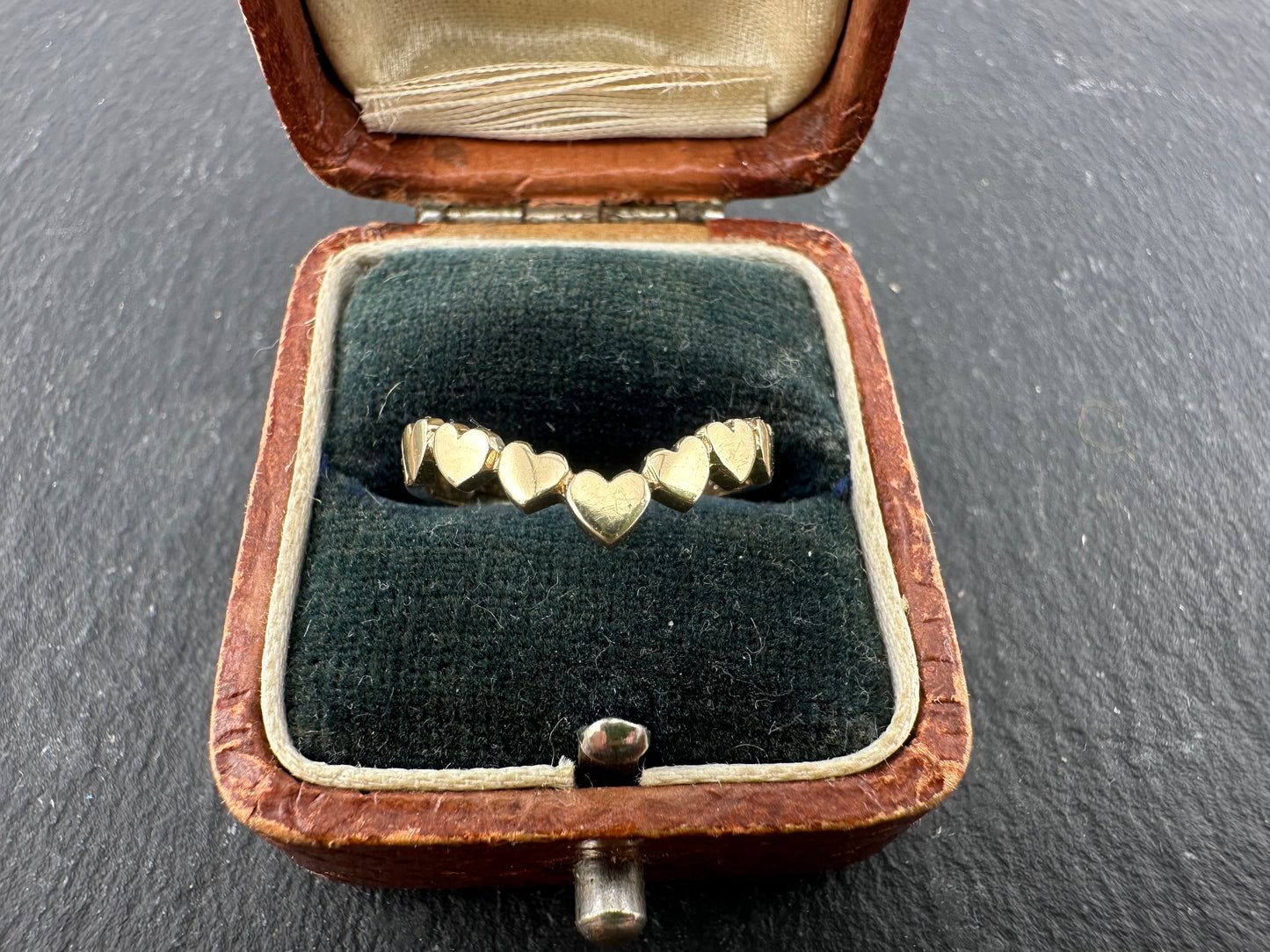 Vintage 9ct Heart Wishbone ring, size K1/2