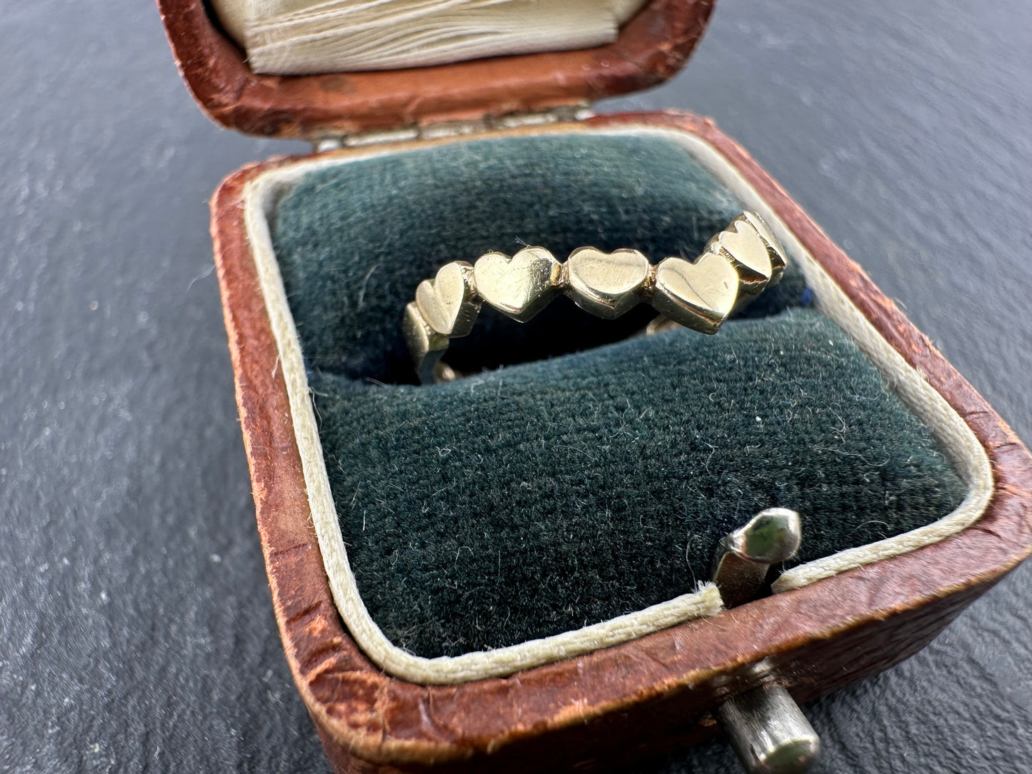 Vintage 9ct Heart Wishbone ring, size K1/2