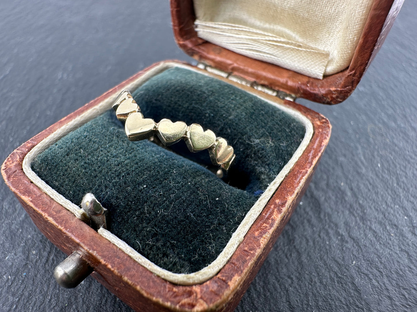 Vintage 9ct Heart Wishbone ring, size K1/2