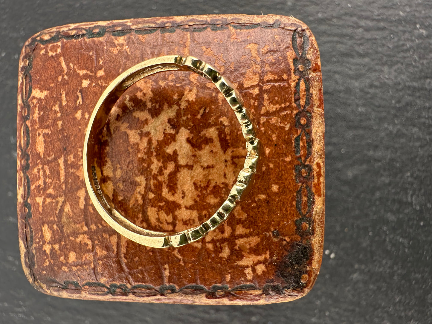 Vintage 9ct Heart Wishbone ring, size K1/2