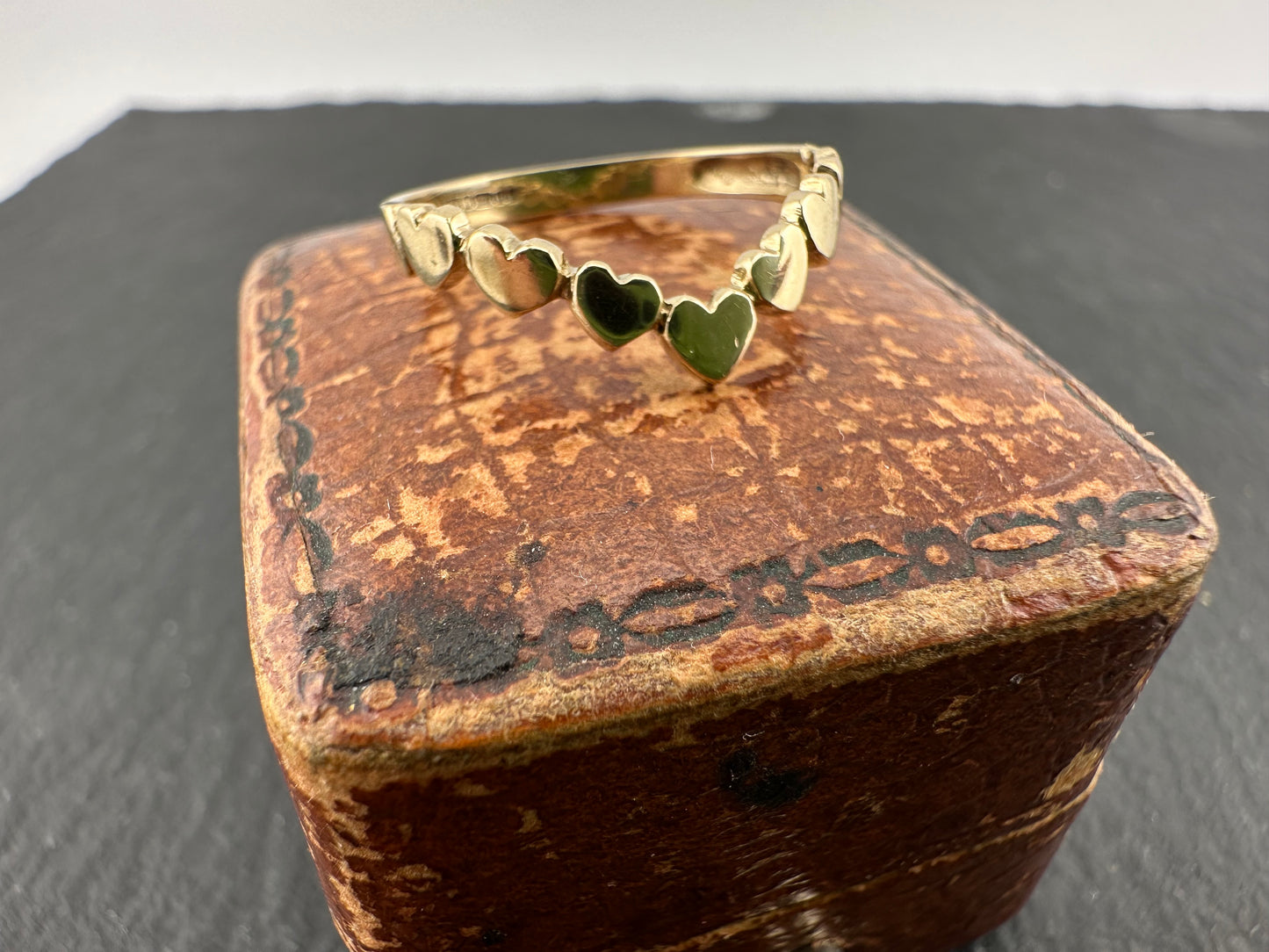 Vintage 9ct Heart Wishbone ring, size K1/2