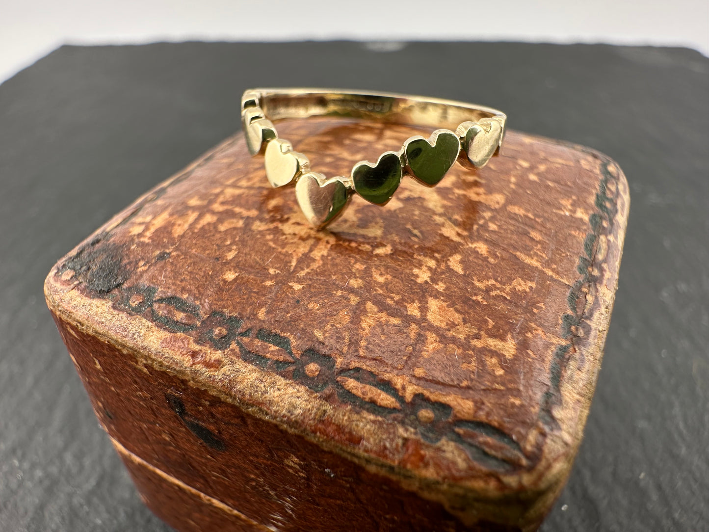 Vintage 9ct Heart Wishbone ring, size K1/2
