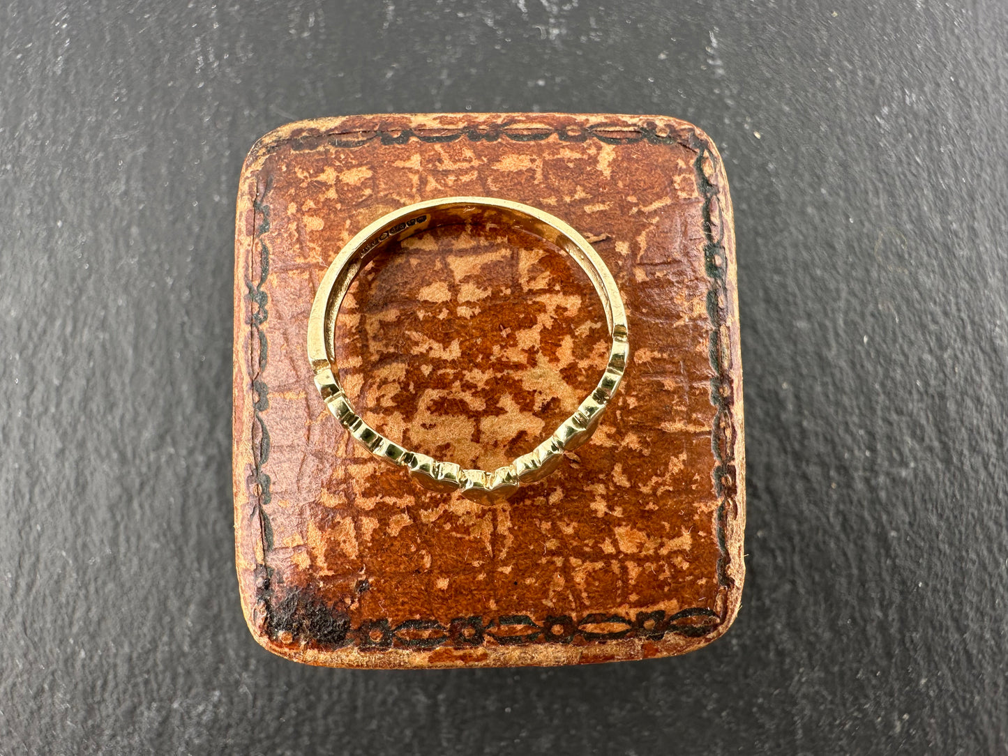 Vintage 9ct Heart Wishbone ring, size K1/2