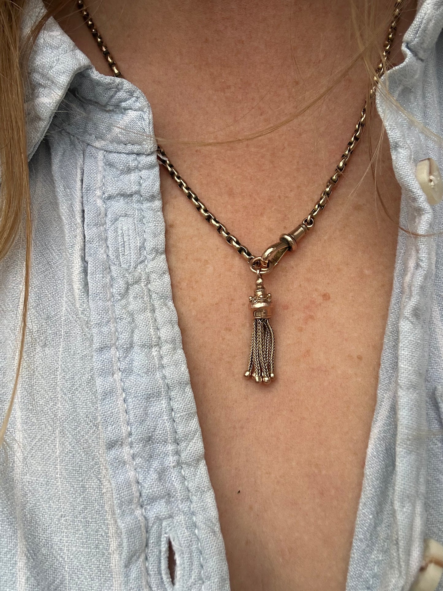9ct Gold Victorian Etruscan Tassel charm
