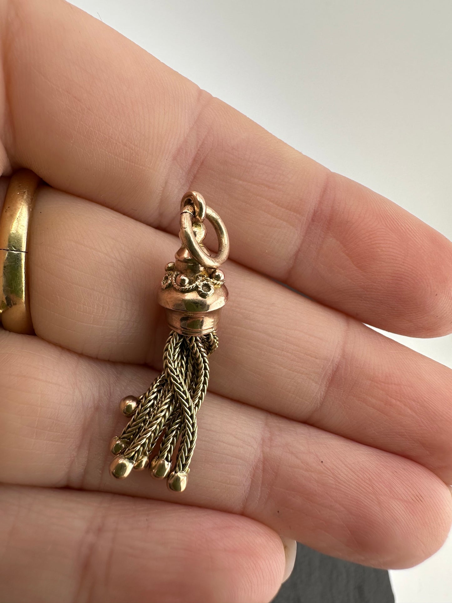9ct Gold Victorian Etruscan Tassel charm