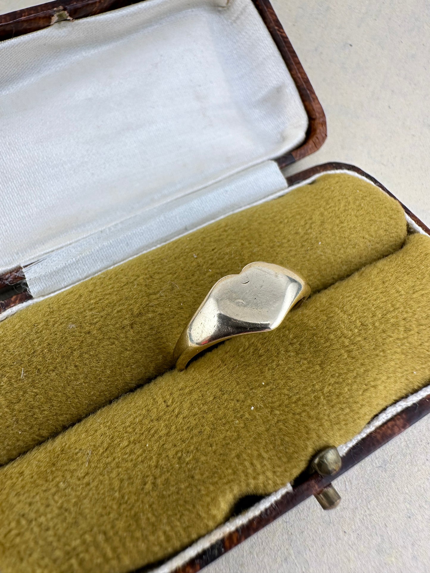 Vintage 9ct Gold Heart Signet