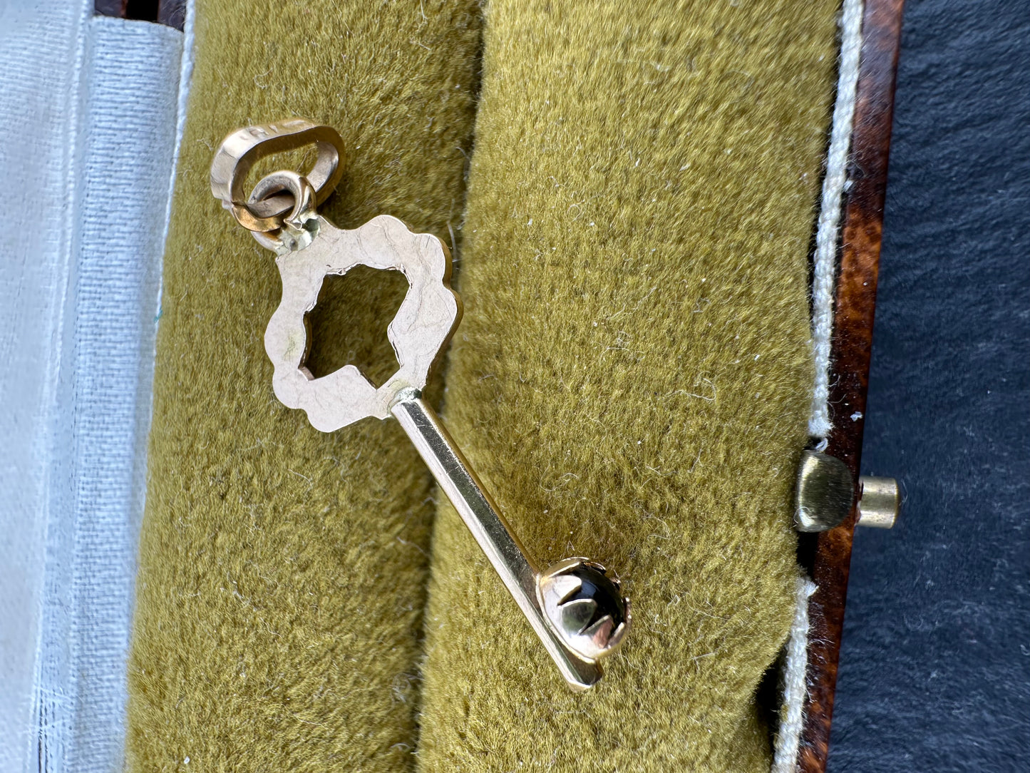 Vintage 14ct Gold Key charm, with green paste stone