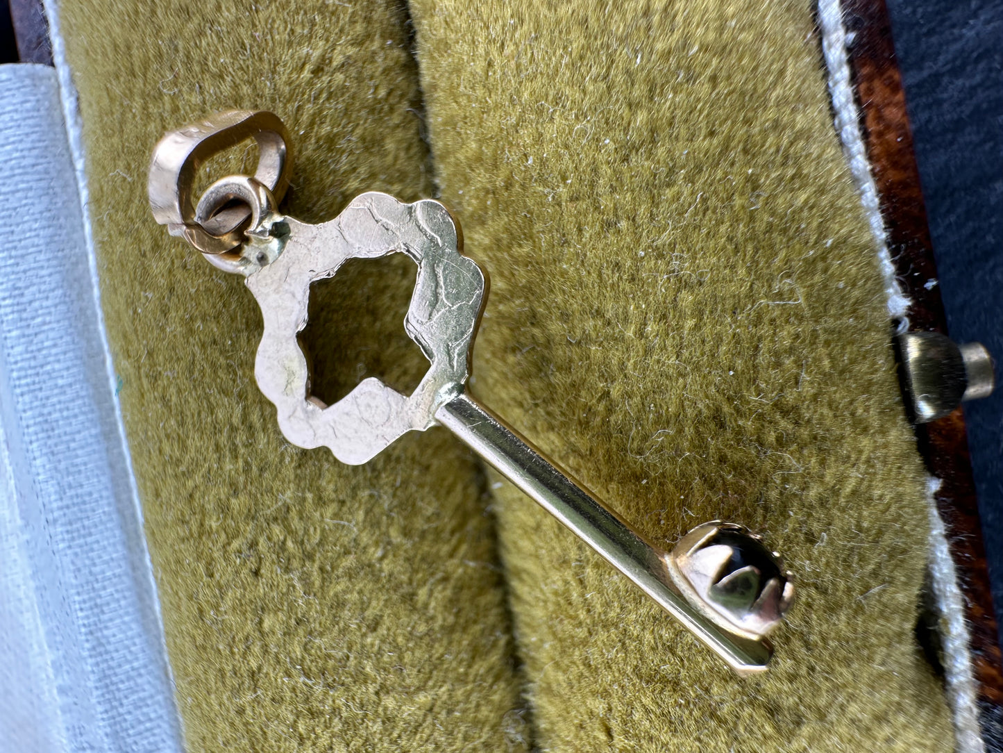Vintage 14ct Gold Key charm, with green paste stone