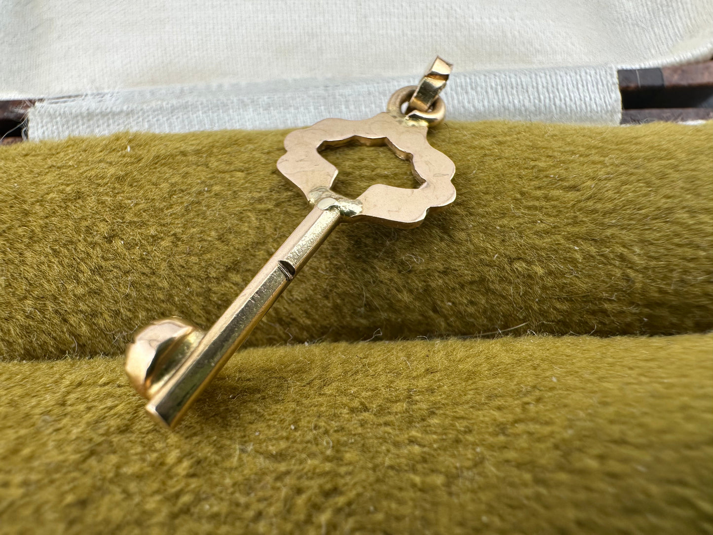 Vintage 14ct Gold Key charm, with green paste stone