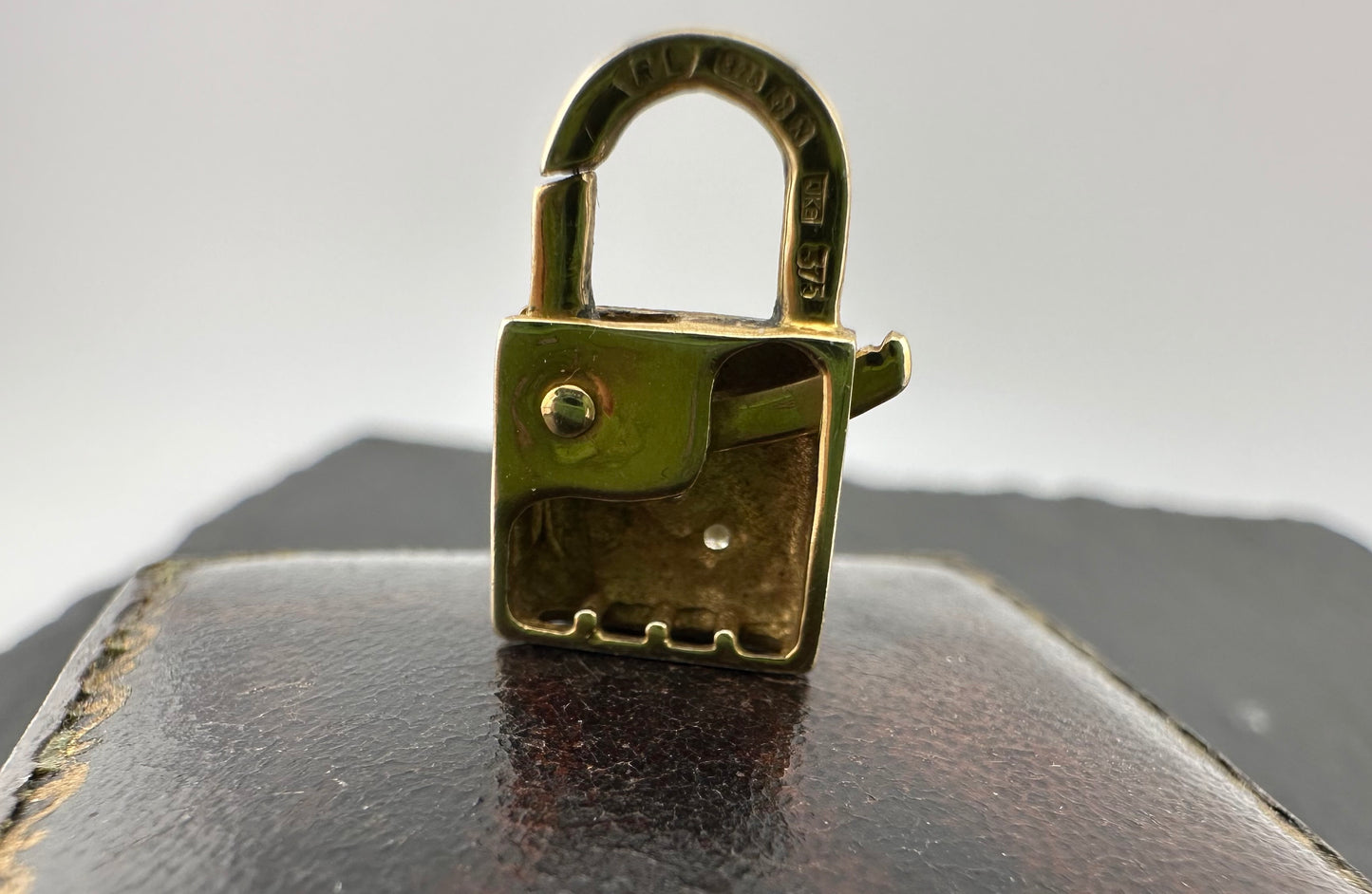 Vintage 9ct Gold & Diamond Padlock