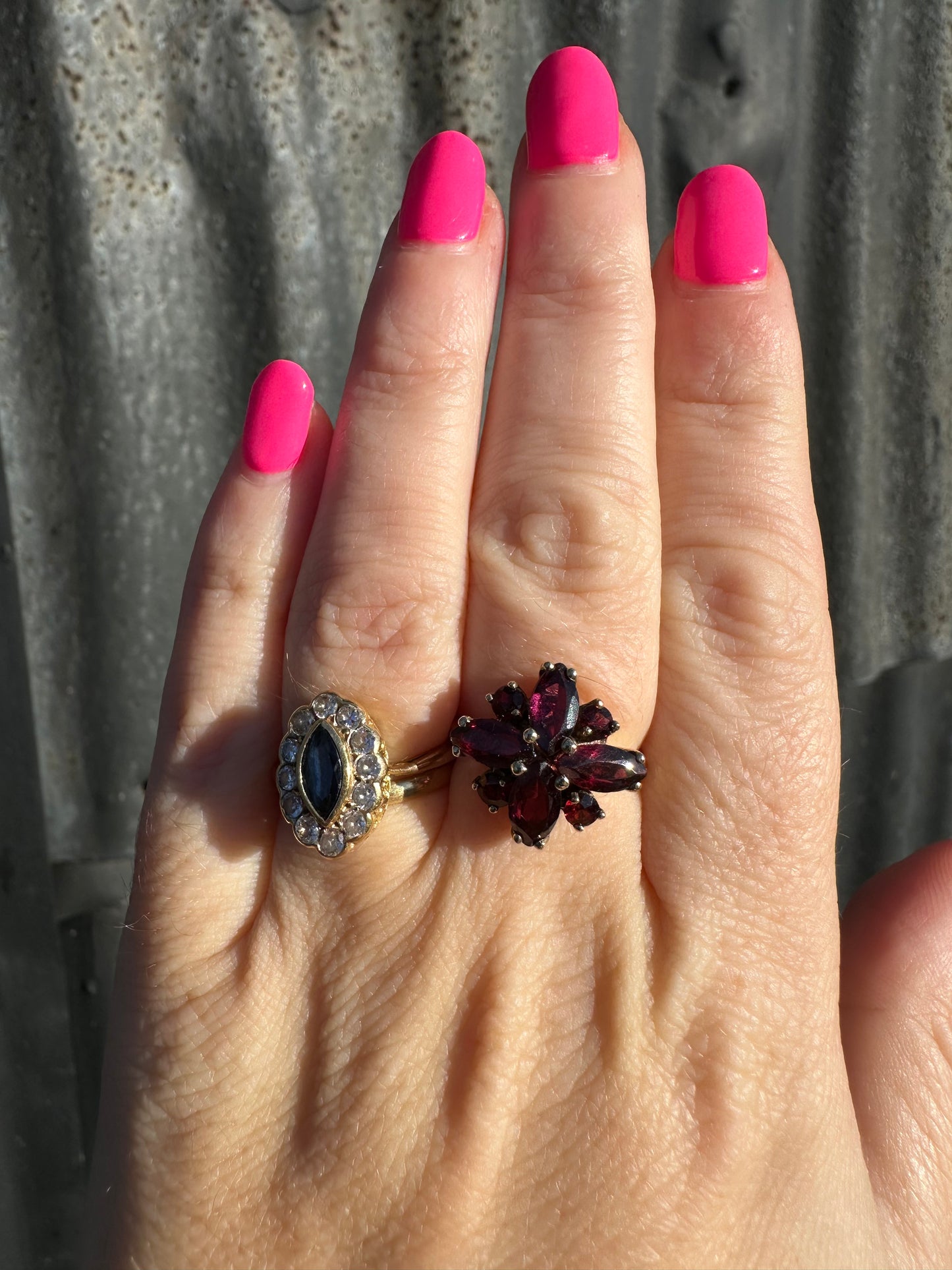 Vintage 9ct Gold Garnet cluster ring