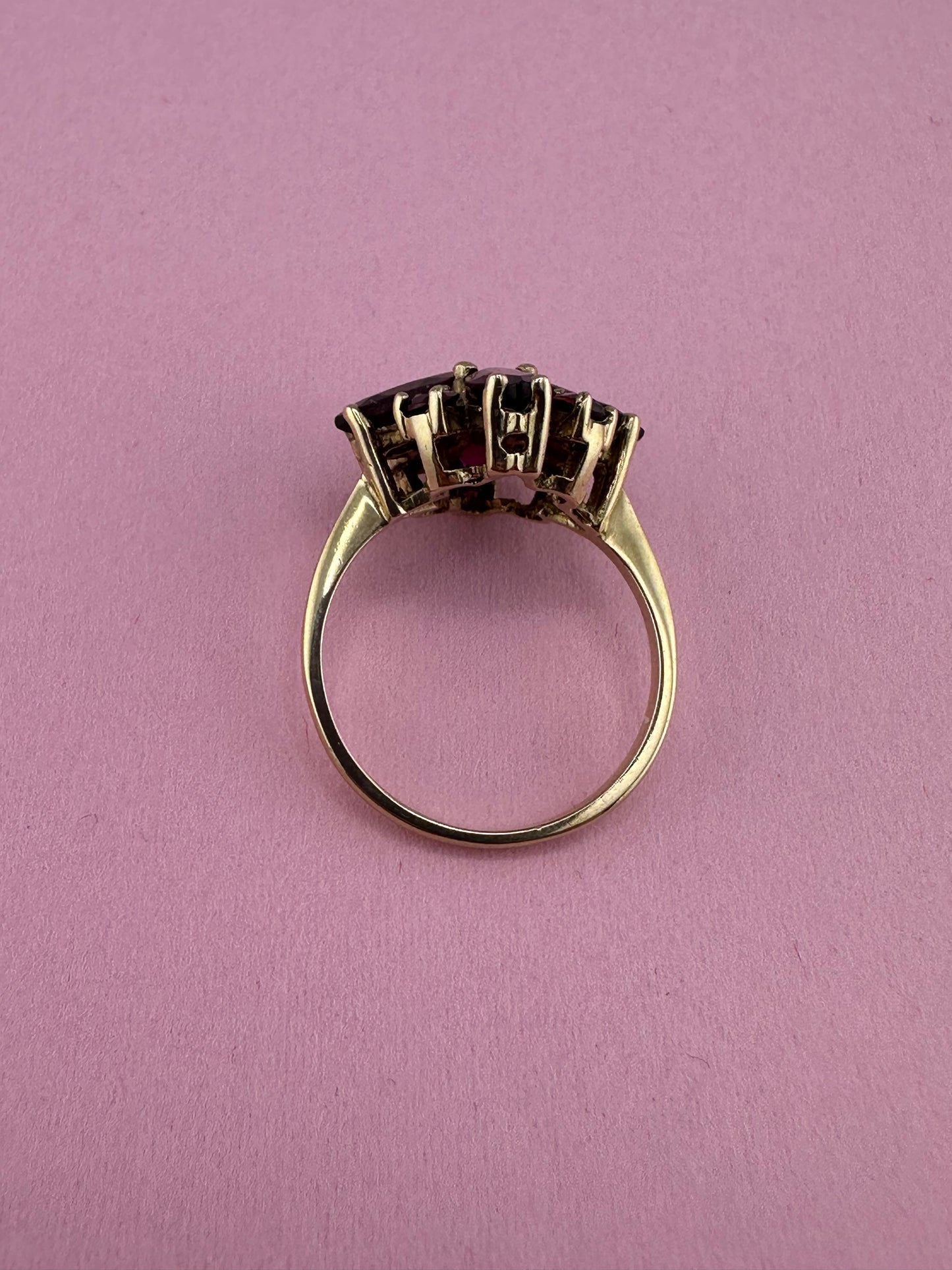 Vintage 9ct Gold Garnet cluster ring