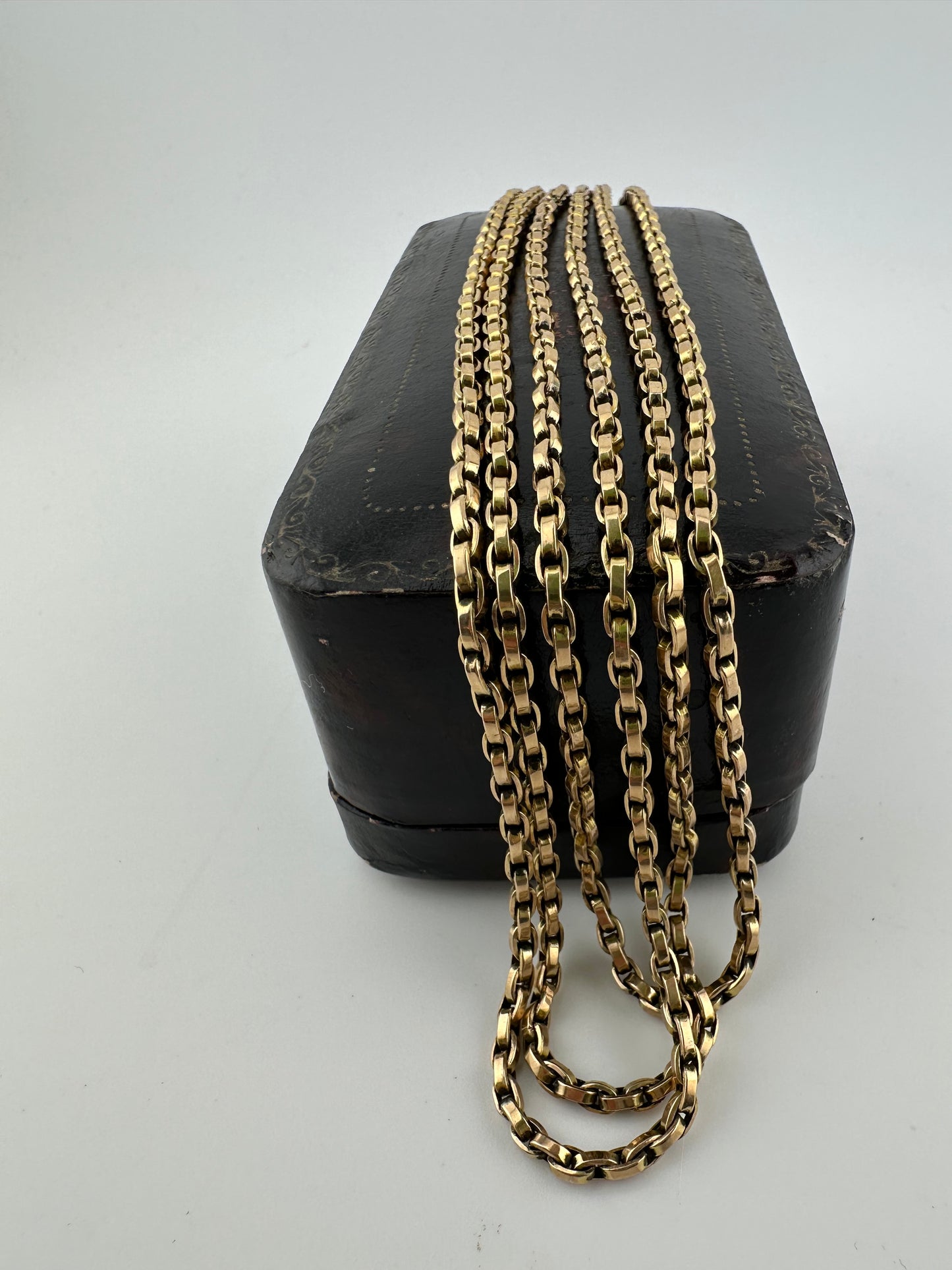 Antique 9ct Gold Triple Flat edged belcher chain with dog clip