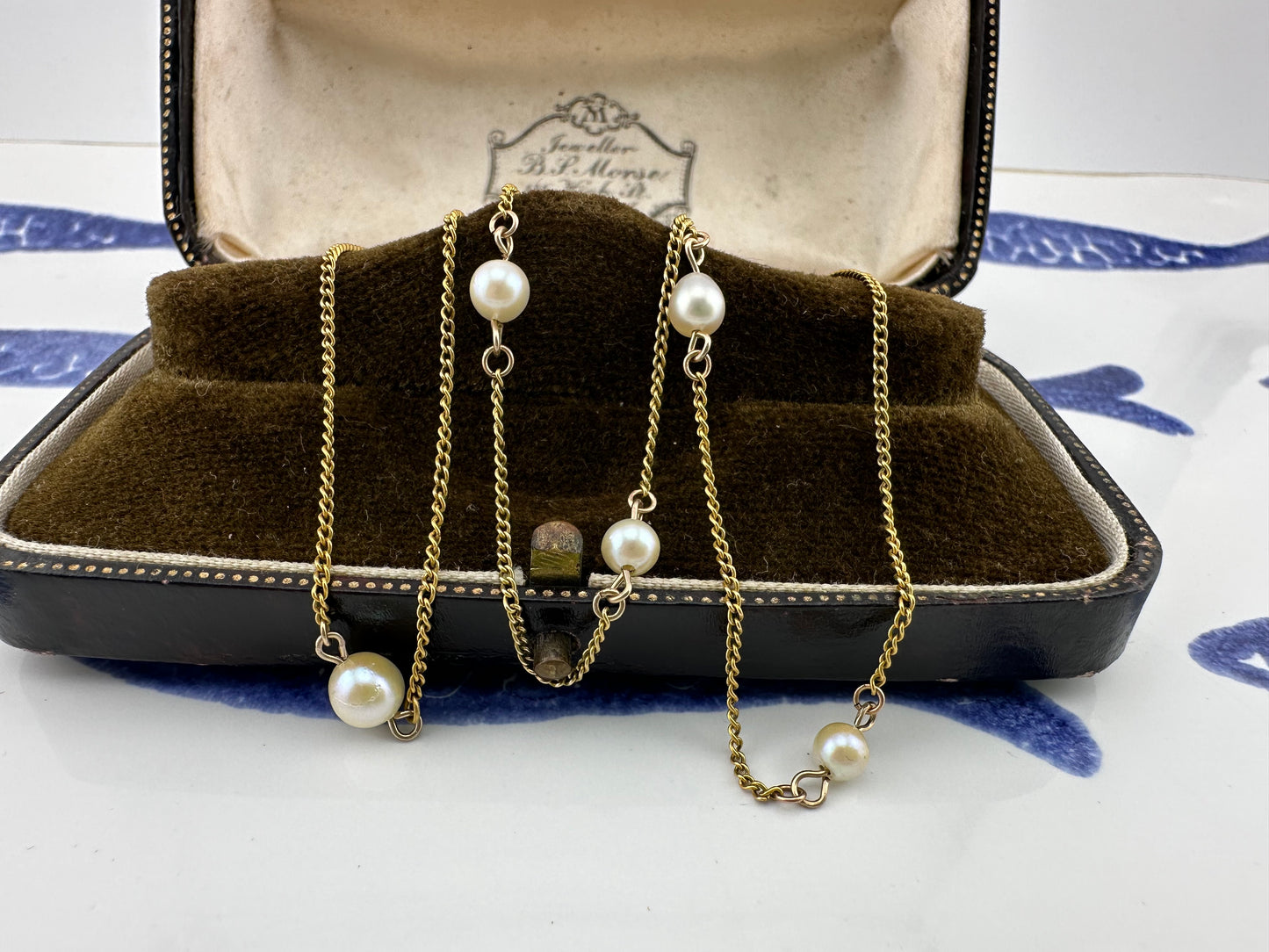 9ct Gold Micro Curb Pearl station chain