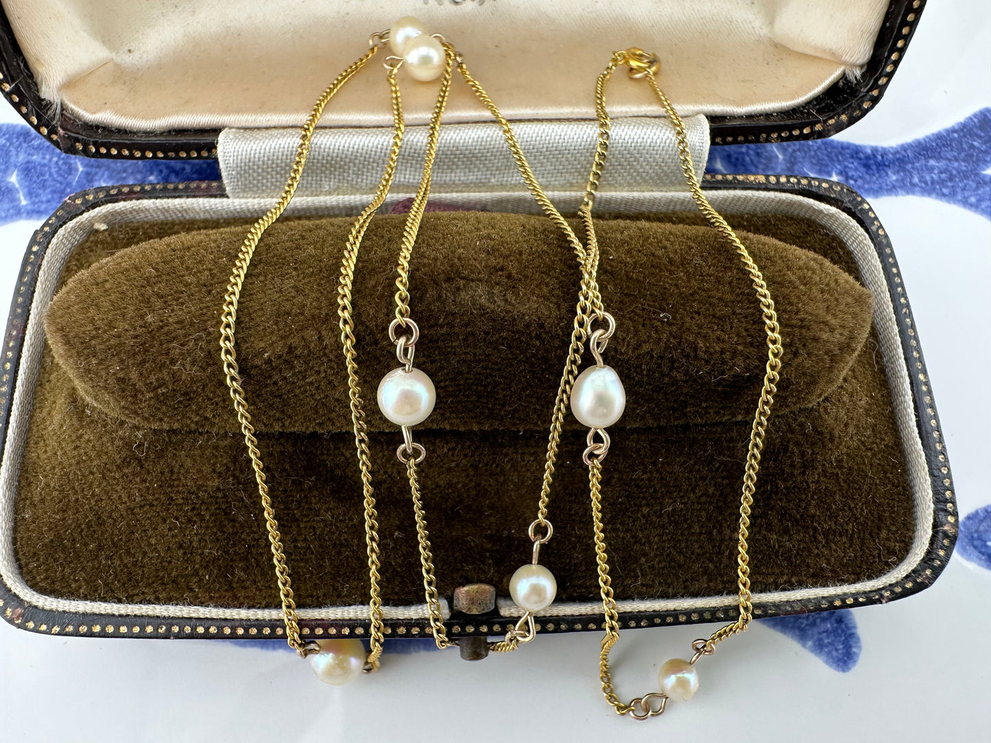 9ct Gold Micro Curb Pearl station chain