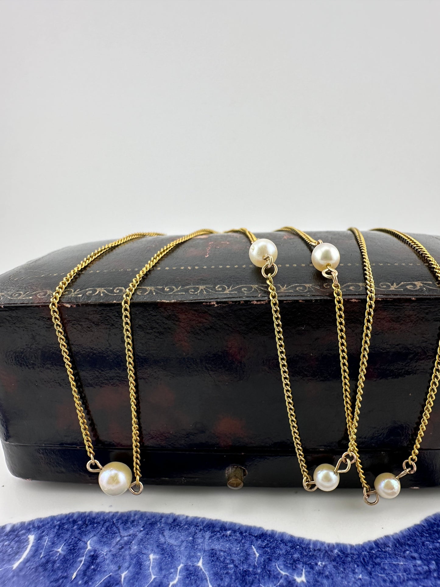 9ct Gold Micro Curb Pearl station chain