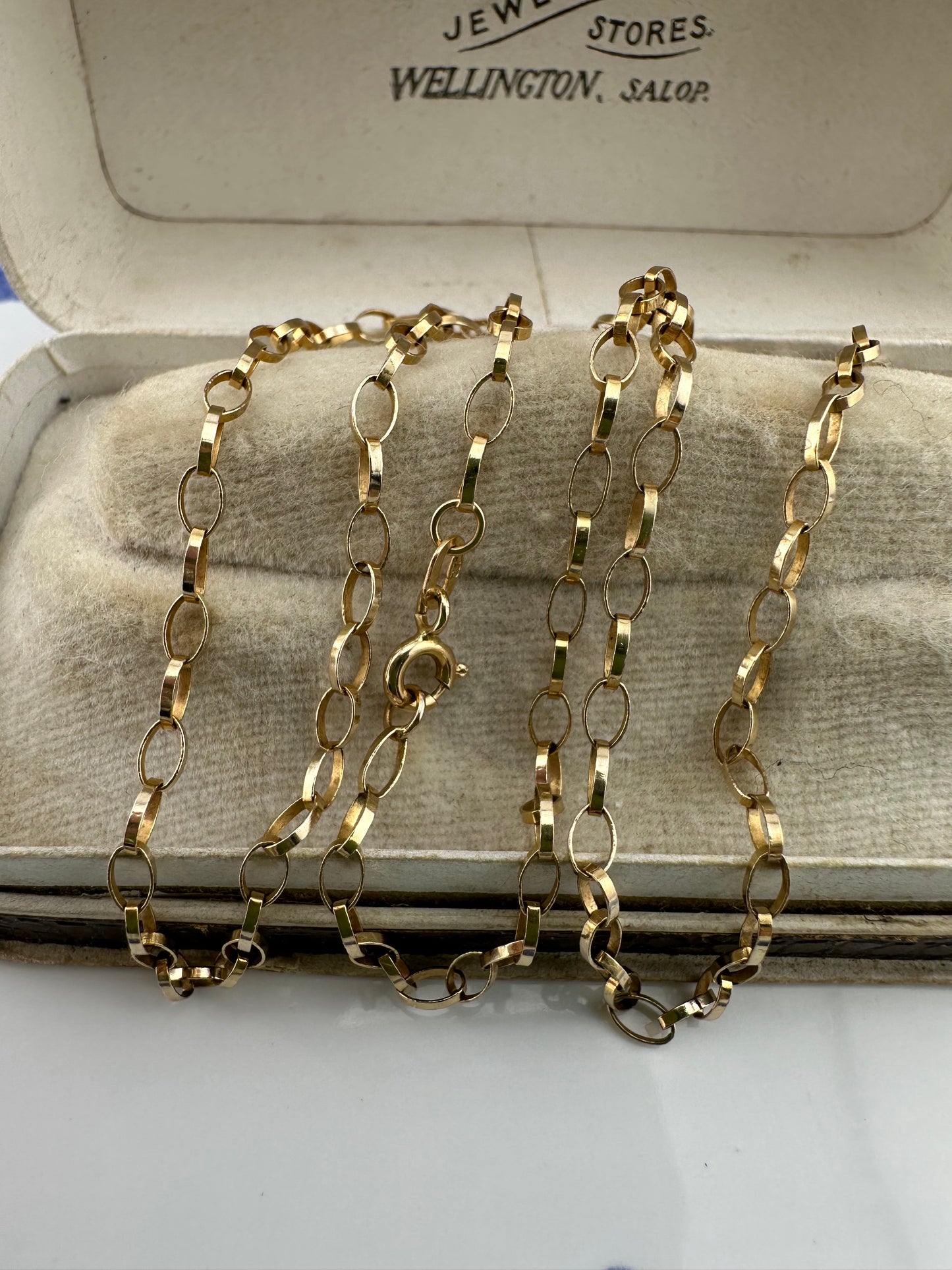 Vintage 9ct Gold Oval Belcher chain