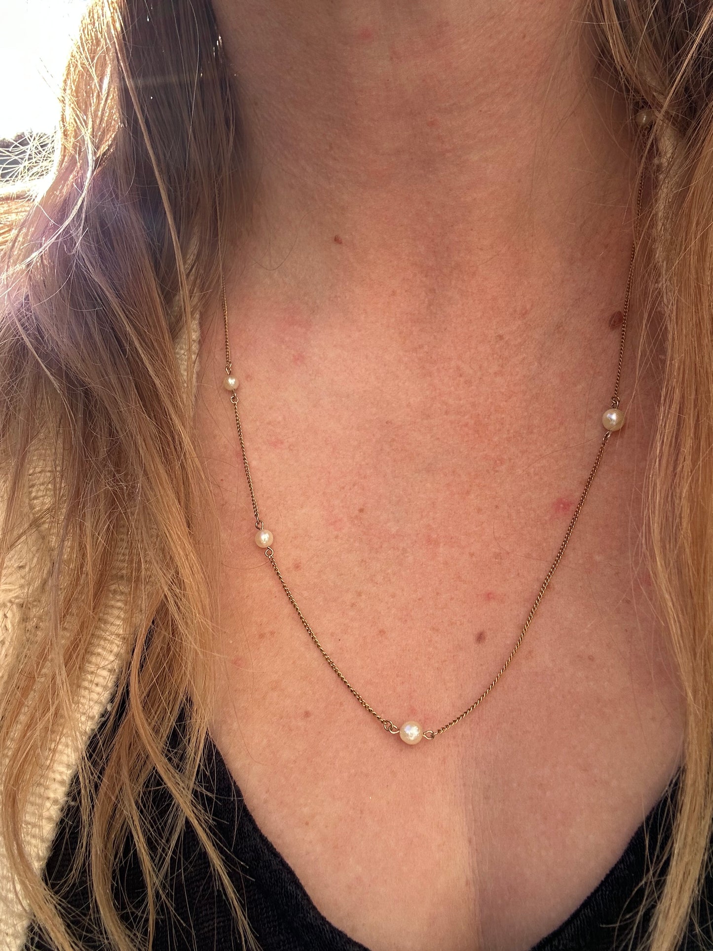 9ct Gold Micro Curb Pearl station chain