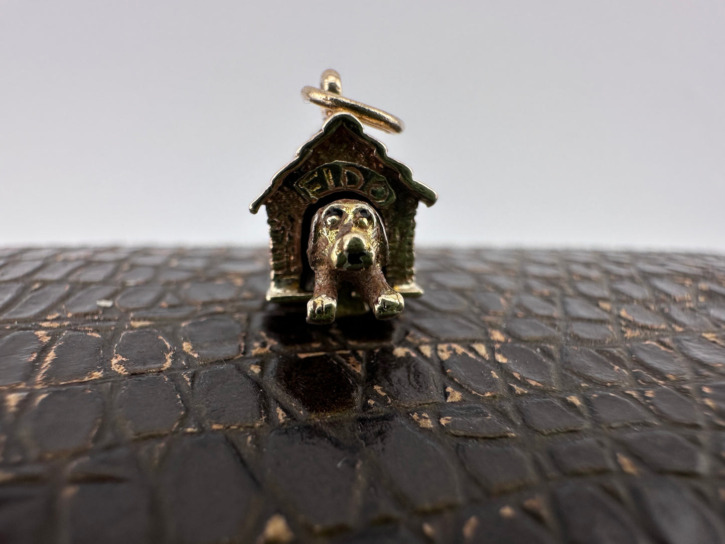 Vintage 9ct Gold Articulated Dog in Kennel charm