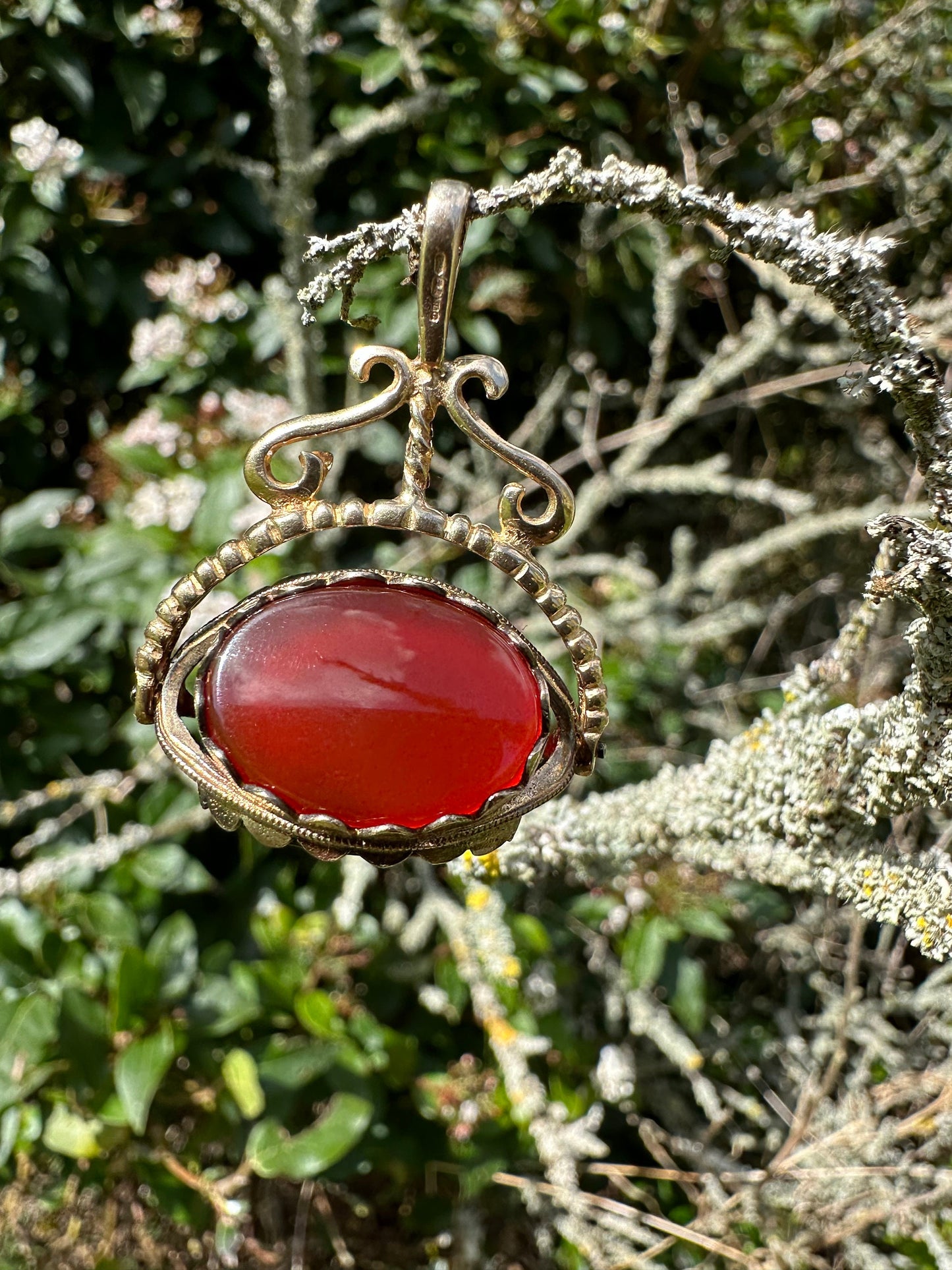 9ct Gold Bloodstone, Onyx & Carnelian Spinner fob
