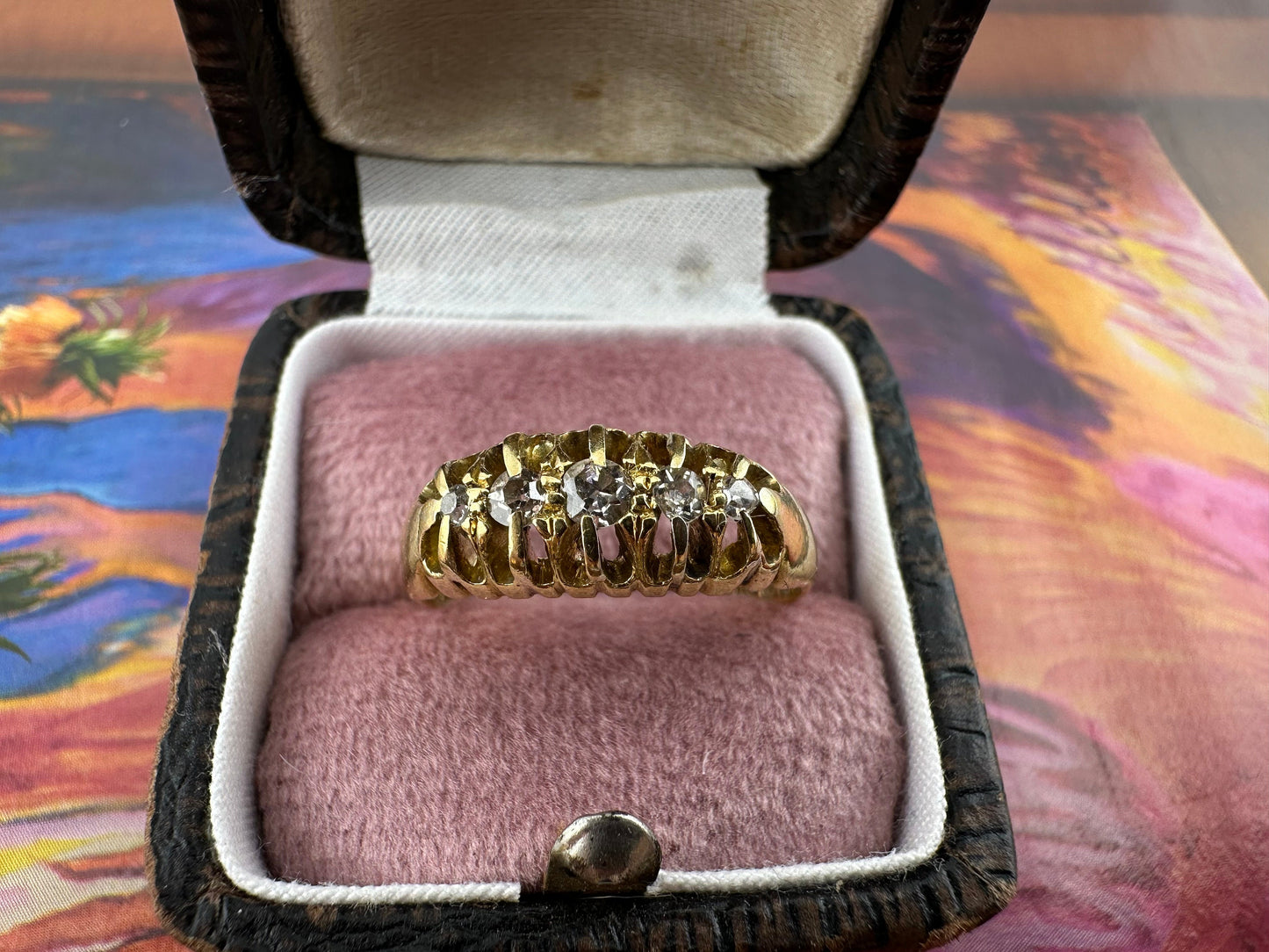 Antique 18ct Claw set Graduating Diamond ring, 1915