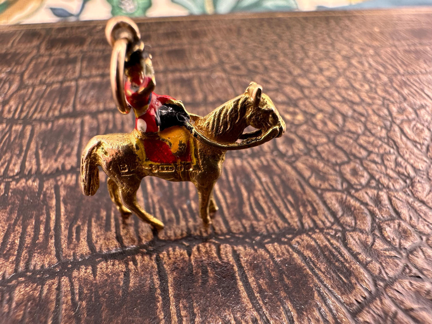 9ct gold & enamelled Royal Guard on a Horse Charm, solid, 3.11g