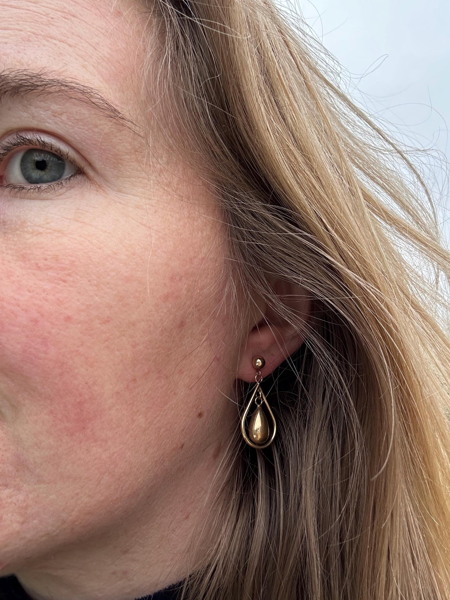 9ct Gold Puffy Tear Drop Dangle earrings