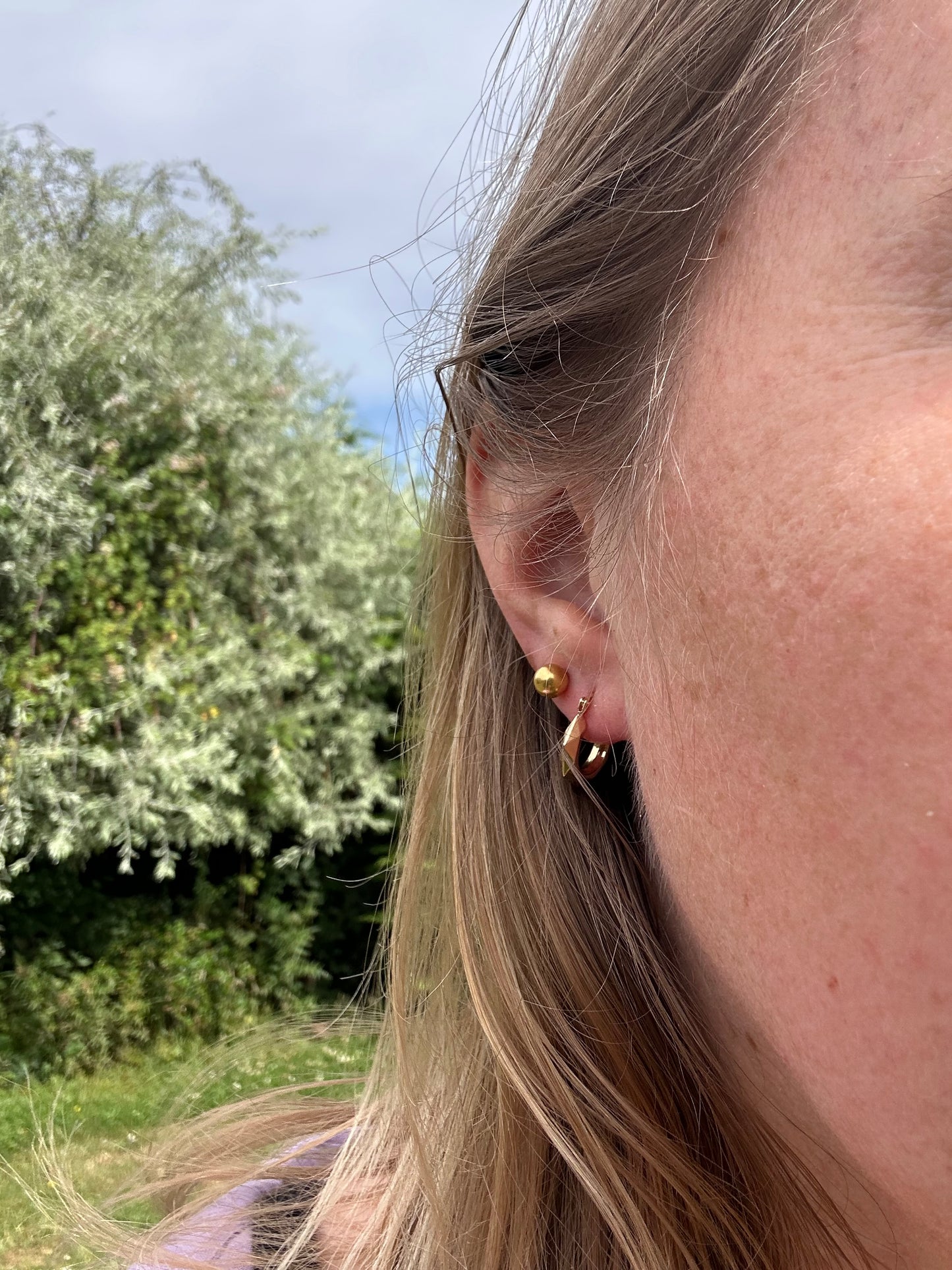 Vintage 9ct UnoAerre faceted hoops