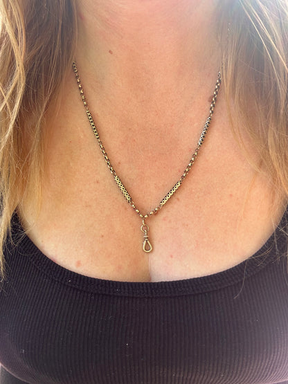 Antique 9ct Gold Fancy Bar and faceted belcher chain with screw top dog clip