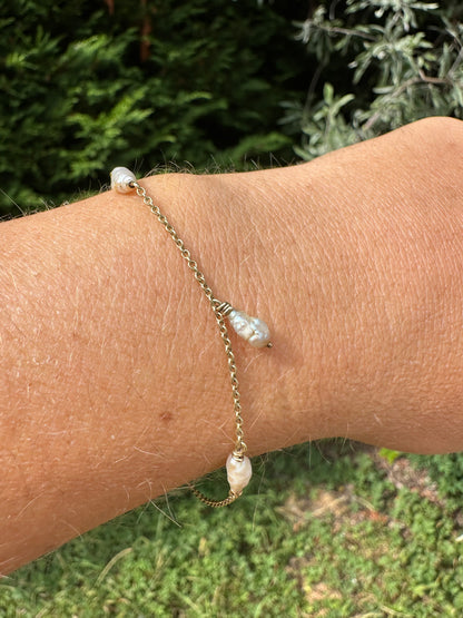 14ct Rice Pearl Bracelet with 9ct bolt clasp
