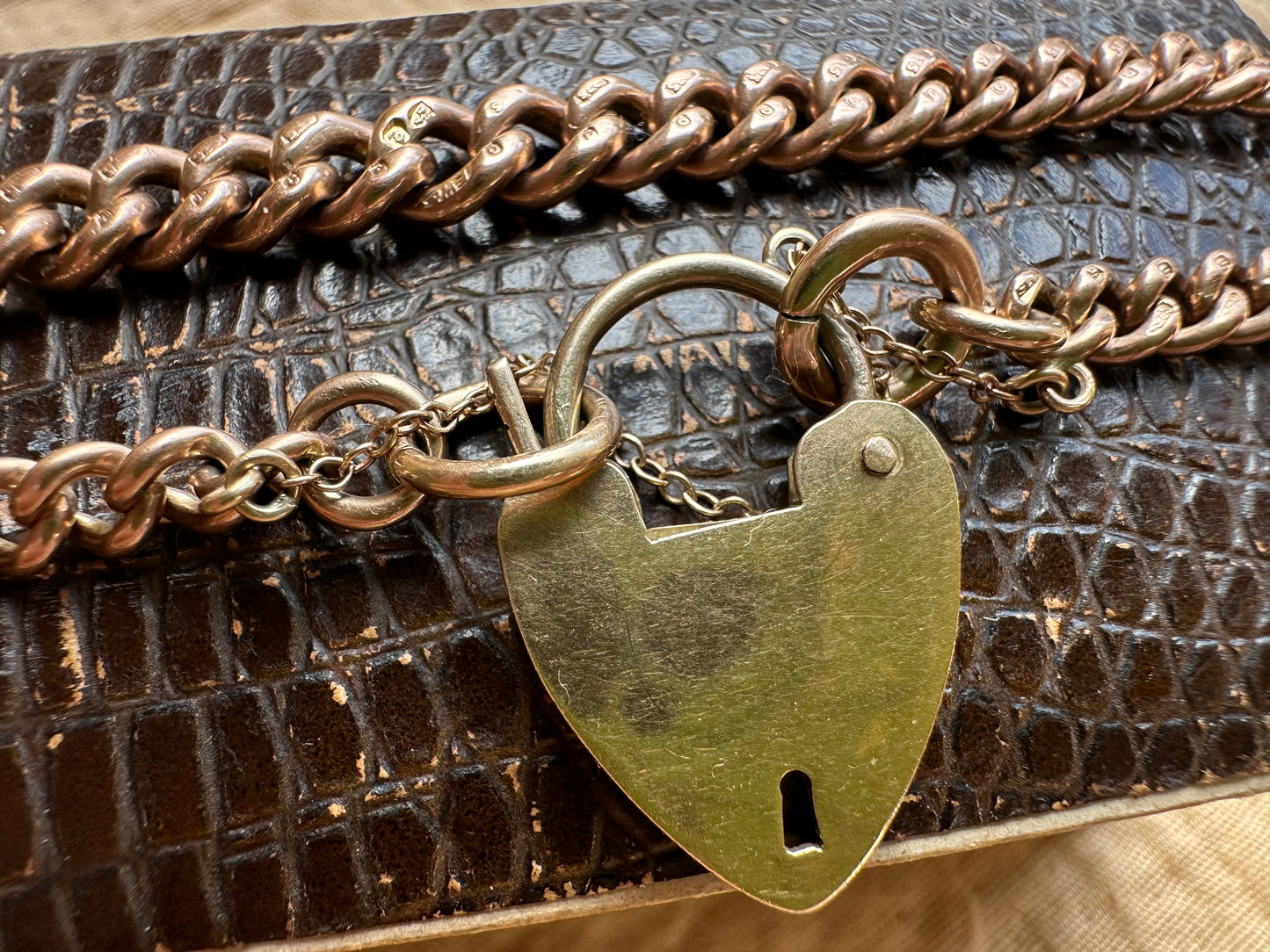 Antique 9ct Gold Graduated Curb bracelet with large heart padlock