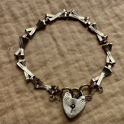 Vintage X ‘Kiss’ Gate Bracelet with patterned heart padlock
