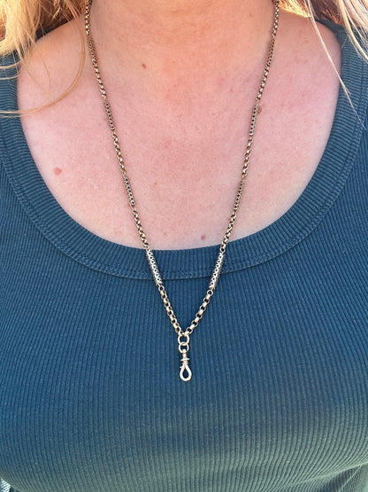 Antique 9ct Gold Fancy Bar and faceted Belcher chain with screw top dogclip