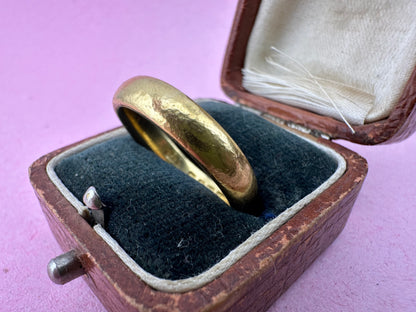 Antique 22ct Gold Hammered texture band