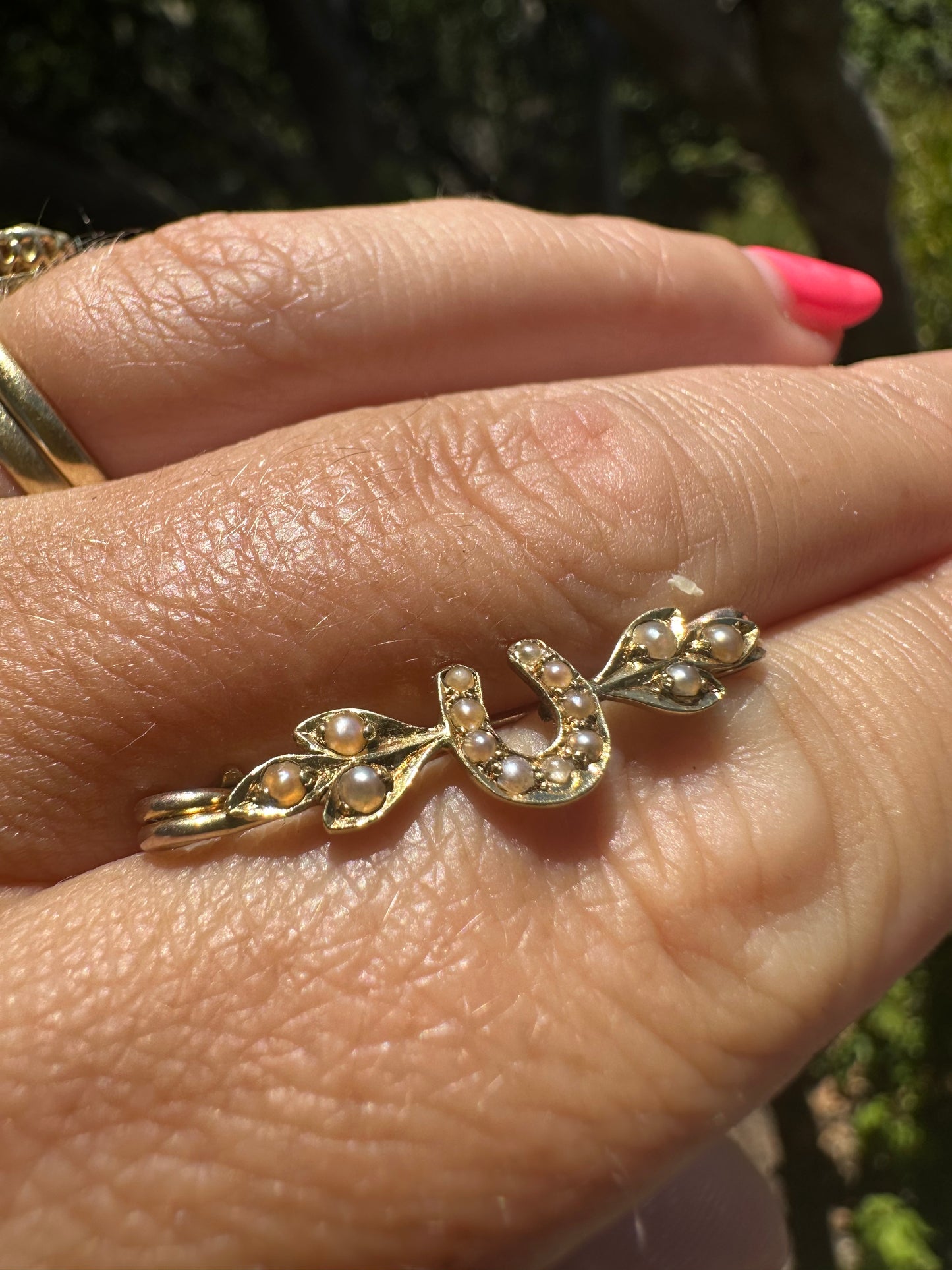 Victorian 15ct Seed Pearl Horseshoe brooch with 9ct gold pin