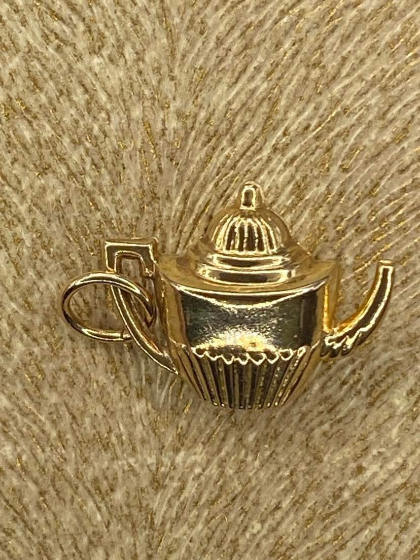 Vintage 9ct Gold Teapot charm