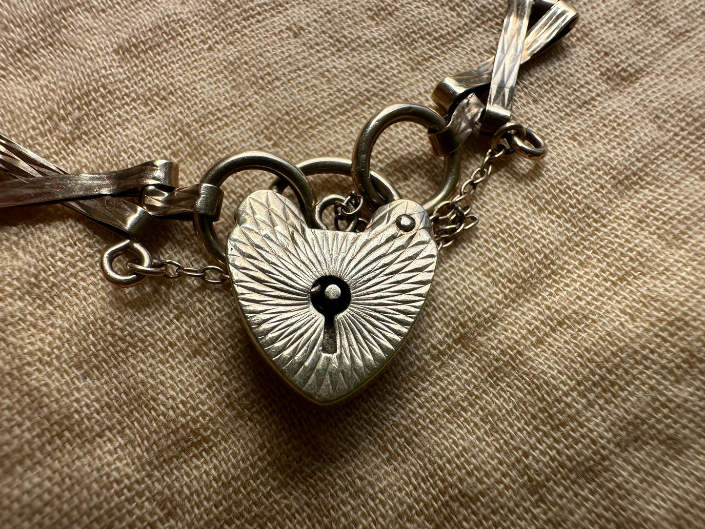 Vintage X ‘Kiss’ Gate Bracelet with patterned heart padlock