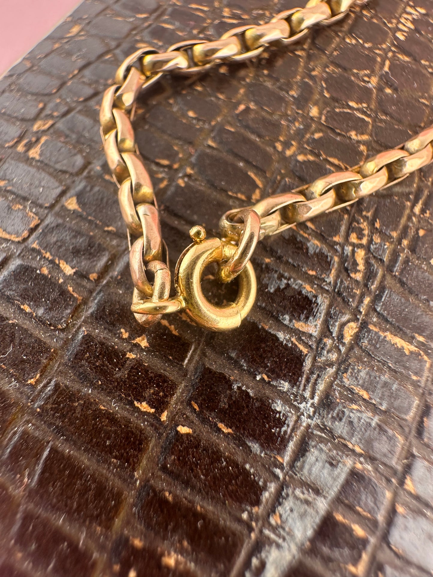 Antique 9ct gold Faceted oval belcher bracelet with bolt clasp