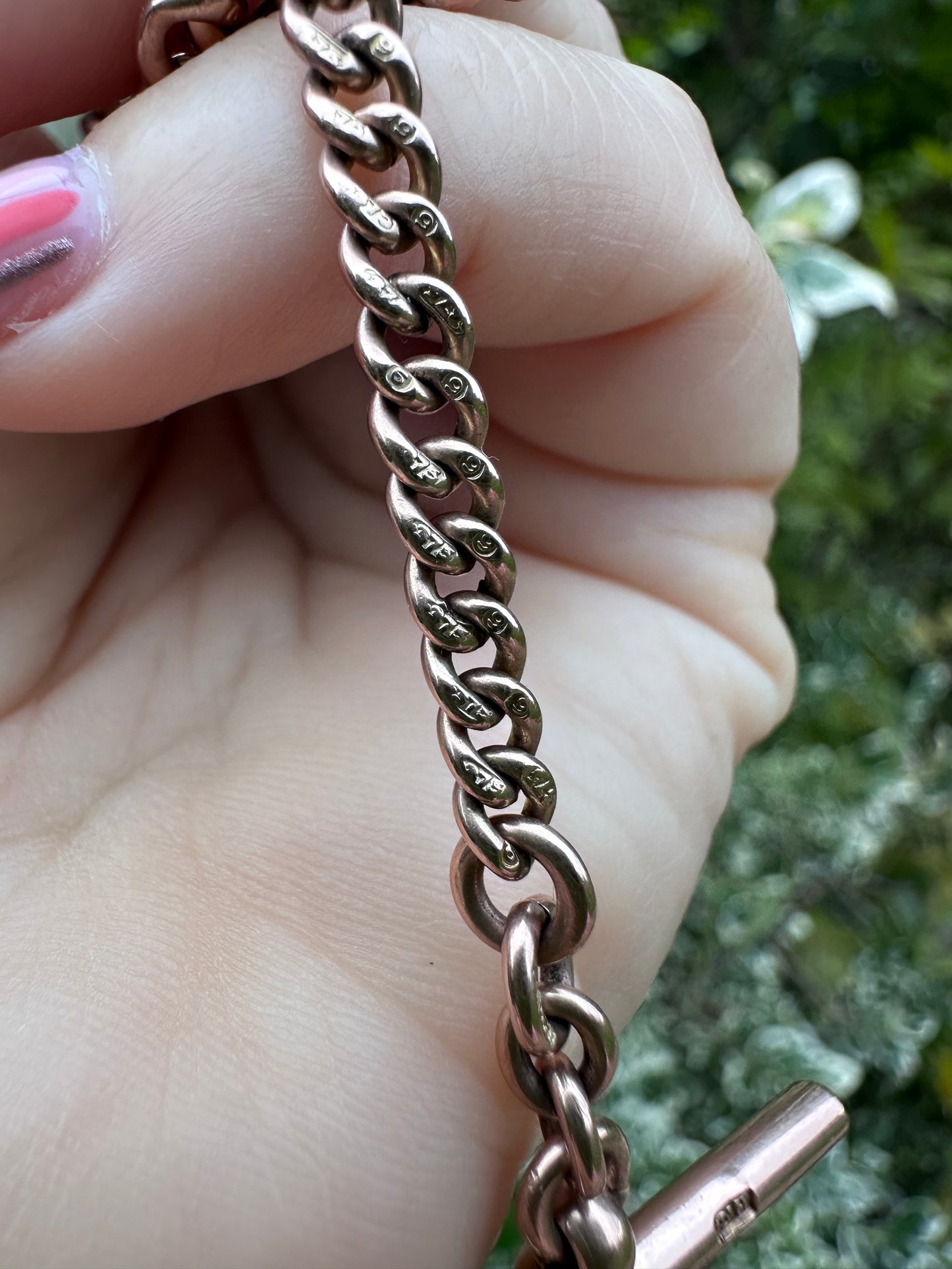 Antique 9ct Gold Swivel T-Bar on a chain