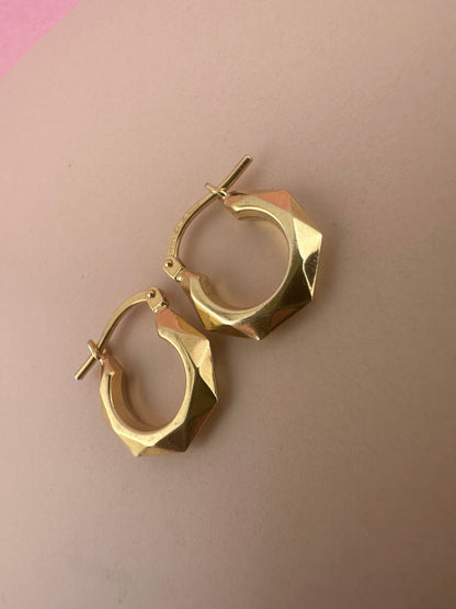 Vintage 9ct UnoAerre faceted hoops